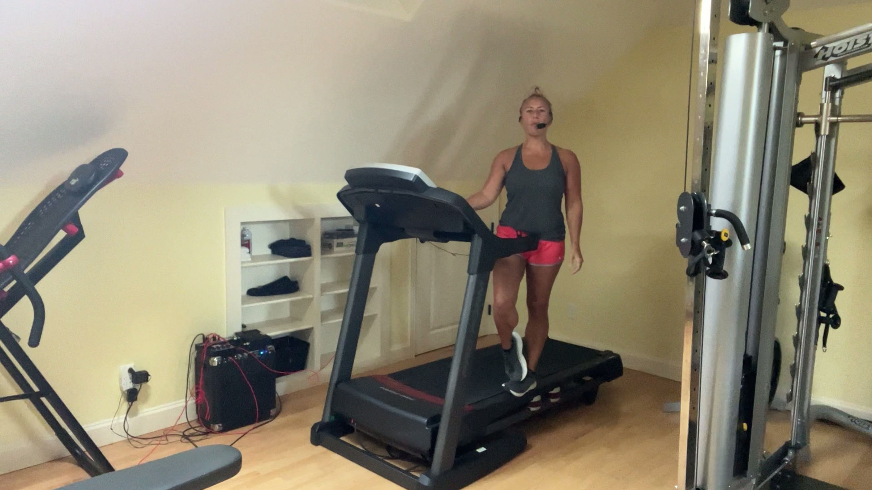 Treadmill - Every Minute (Throwback Hits) with Christine 11-30-2025